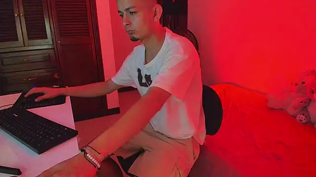 Snapshot of kobe_james07 chatting on 13, 7, 2026 kobe james07 online show from 13, 7, 2026