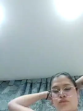 Snapshot of zakura-yun chatting on 14, 7, 2026 zakura-yun online show from 14, 7, 2026