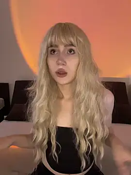 Charlotte Pretty online show from 15, 7, 2026