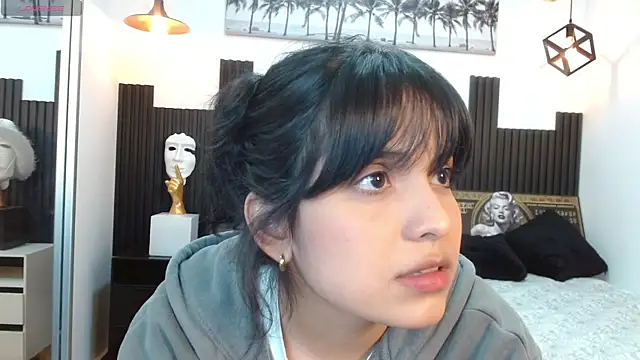 yurii petite online show from 15, 7, 2026