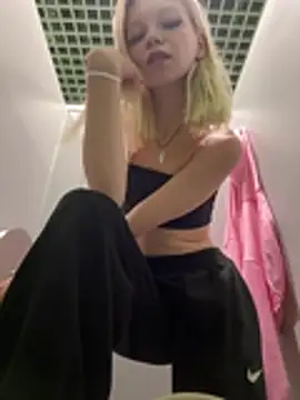 Snapshot of Foxy_Blondie chatting on 3, 8, 2026 Foxy Blondie online show from 3, 8, 2026
