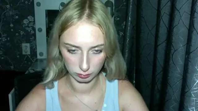 Snapshot of ellisweets chatting on 6, 8, 2026 ellisweets online show from 6, 8, 2026
