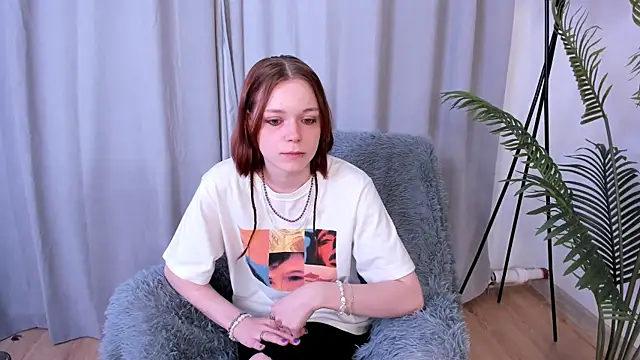 YaelHoughtling online show from 22, 7, 2026