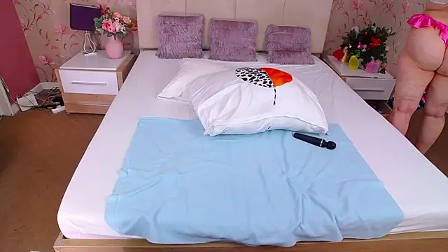 MatureMariah online show from 17, 12, 2025