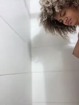 Snapshot of riri_brunnete chatting on 8, 2, 2025 riri brunnete online show from 8, 2, 2025