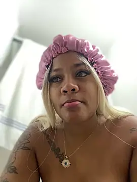 Snapshot of riri_brunnete chatting on 7, 3, 2025 riri brunnete online show from 7, 3, 2025
