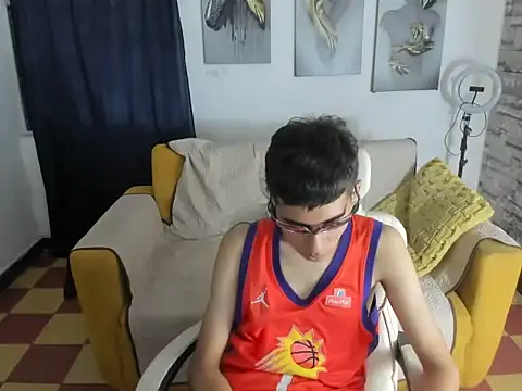 Snapshot of raul_silva chatting on 23, 7, 2026 raul silva online show from 23, 7, 2026