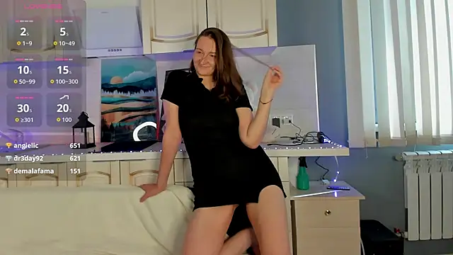 May Estelle online show from 27, 7, 2026