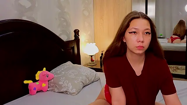 honey blossom   online show from 30, 7, 2026