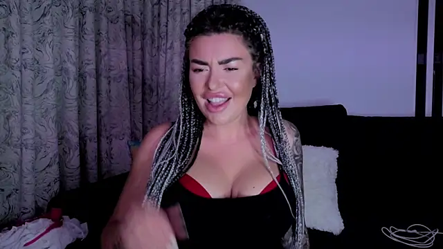 Snapshot of SiennaLove888 chatting on 5, 8, 2026 SiennaLove888 online show from 5, 8, 2026