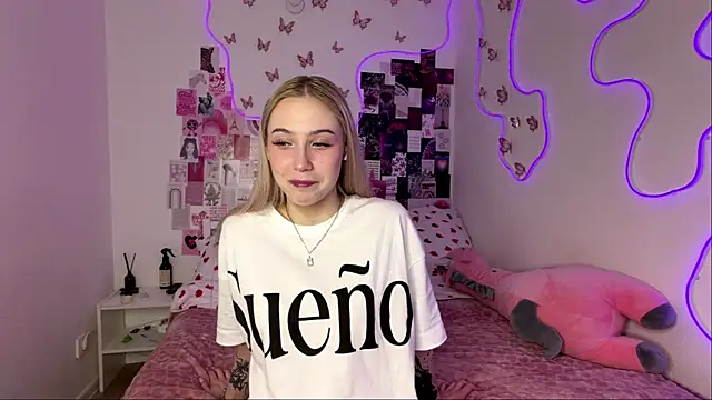 Snapshot of arilove_ chatting on 3, 8, 2026 arilove online show from 3, 8, 2026