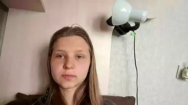 Snapshot of PearleneDaner chatting on 3, 8, 2026 PearleneDaner online show from 3, 8, 2026