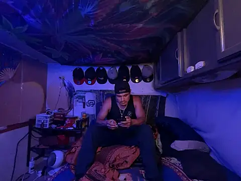Snapshot of OmarSalasxh33 chatting on 4, 8, 2026 OmarSalasxh33 online show from 4, 8, 2026