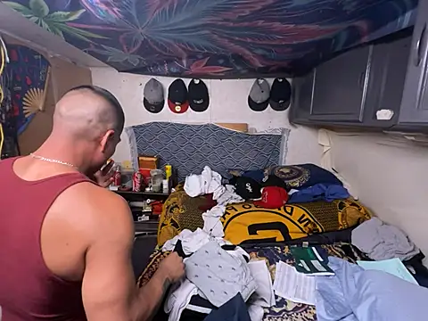 Snapshot of OmarSalasxh33 chatting on 9, 8, 2026 OmarSalasxh33 online show from 9, 8, 2026