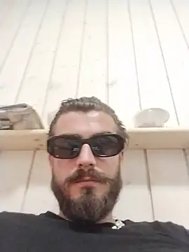 squirlovee online show from 5, 8, 2026
