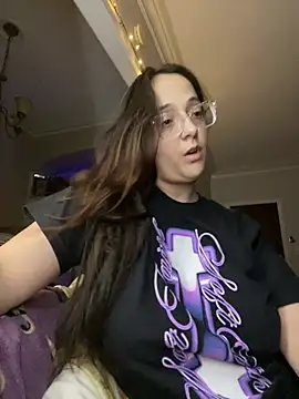 Snapshot of Pretty_Little_Kittyxx chatting on 7, 8, 2026 Pretty Little Kittyxx online show from 7, 8, 2026