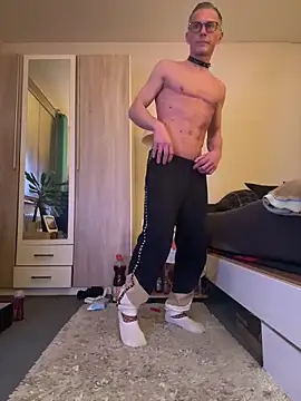 Snapshot of slaveboy2016@xh chatting on 3, 1, 2025 slaveboy2016xh online show from 3, 1, 2025