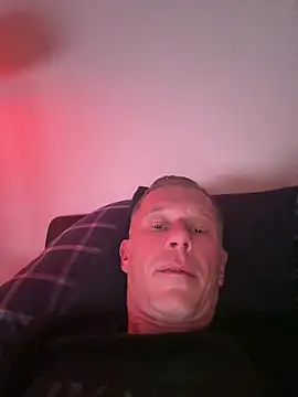 Snapshot of slaveboy2016@xh chatting on 4, 1, 2025 slaveboy2016xh online show from 4, 1, 2025