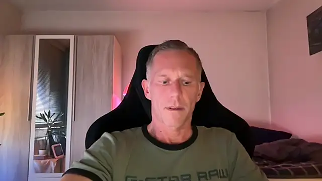 Snapshot of slaveboy2016@xh chatting on 8, 9, 2025 slaveboy2016xh online show from 8, 9, 2025