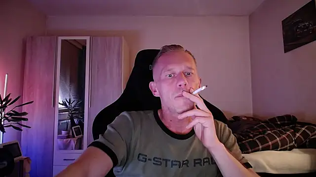 Snapshot of slaveboy2016@xh chatting on 10, 9, 2025 slaveboy2016xh online show from 10, 9, 2025