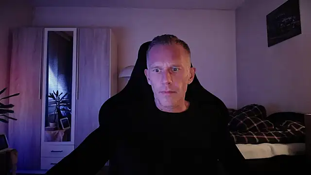 Snapshot of slaveboy2016@xh chatting on 12, 9, 2025 slaveboy2016xh online show from 12, 9, 2025