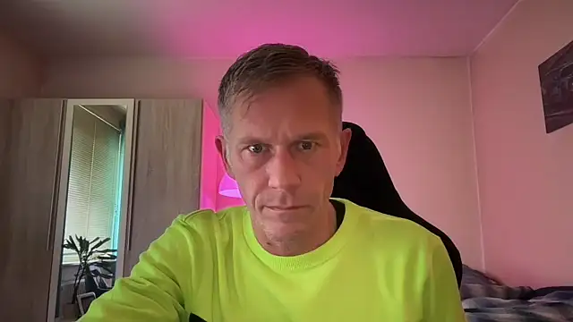 Snapshot of slaveboy2016@xh chatting on 20, 10, 2025 slaveboy2016xh online show from 20, 10, 2025