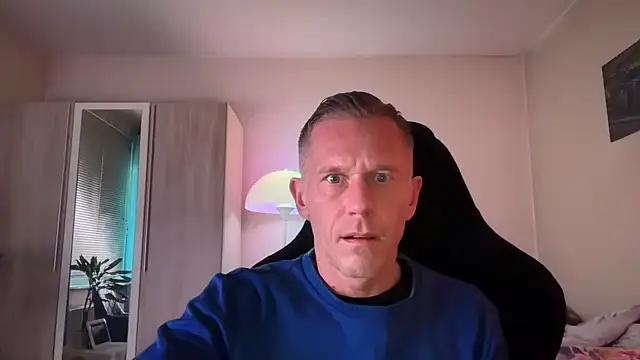 Snapshot of slaveboy2016@xh chatting on 26, 10, 2025 slaveboy2016xh online show from 26, 10, 2025