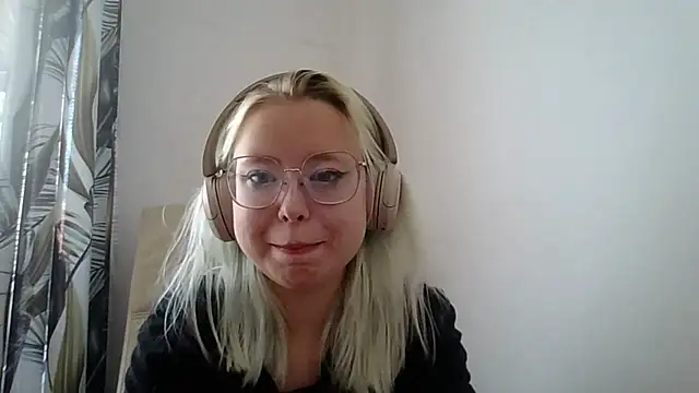 Snapshot of MaddieTeen chatting on 9, 8, 2026 MaddieTeen online show from 9, 8, 2026