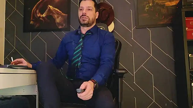 Snapshot of ChrisKox chatting on 11, 2, 2025 ChrisKox online show from 11, 2, 2025
