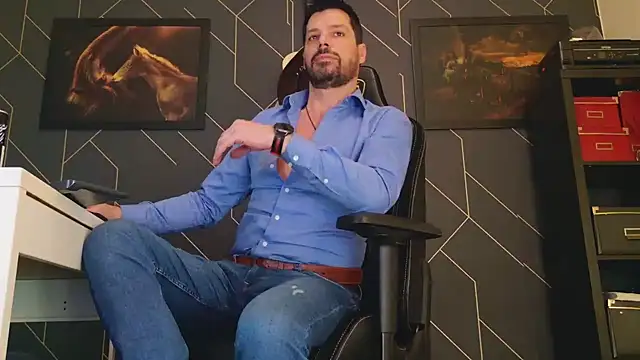 Snapshot of ChrisKox chatting on 11, 2, 2025 ChrisKox online show from 11, 2, 2025