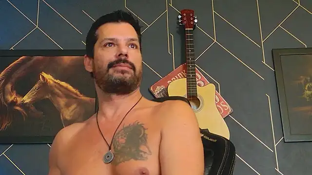 Snapshot of ChrisKox chatting on 8, 10, 2025 ChrisKox online show from 8, 10, 2025