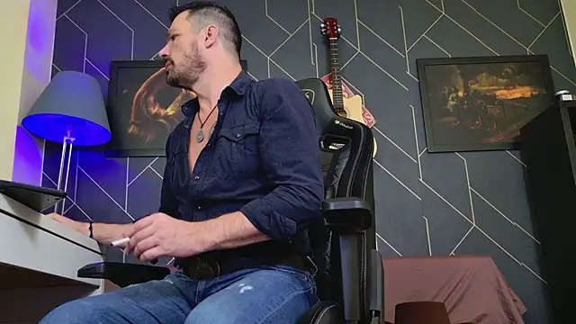 ChrisKox online show from 4, 12, 2025