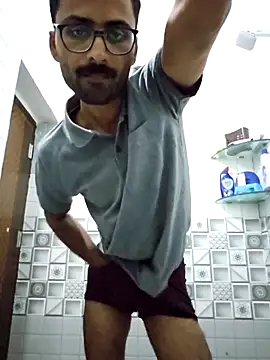 Snapshot of krishna8035 chatting on 18, 9, 2025 krishna8035 online show from 18, 9, 2025