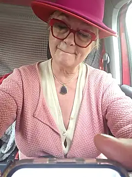 Snapshot of MucMilf59 chatting on 5, 10, 2025 MucMilf59 online show from 5, 10, 2025