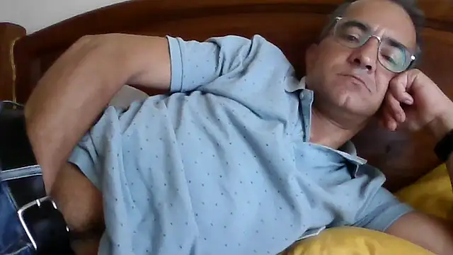 Snapshot of CarlosRocha73 chatting on 8, 6, 2026 CarlosRocha73 online show from 8, 6, 2026