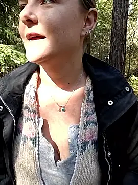 Snapshot of SwedishJennifer chatting on 28, 4, 2026 SwedishJennifer online show from 28, 4, 2026