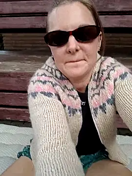 Snapshot of SwedishJennifer chatting on 4, 5, 2026 SwedishJennifer online show from 4, 5, 2026