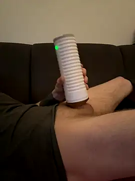 Snapshot of LionBoy1976 chatting on 28, 10, 2025 LionBoy1976 online show from 28, 10, 2025