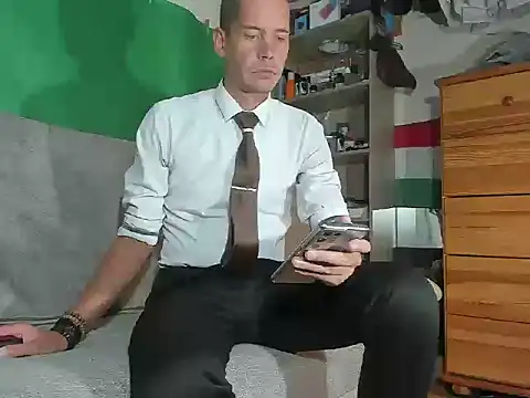 viraglaci18xh online show from 4, 10, 2025