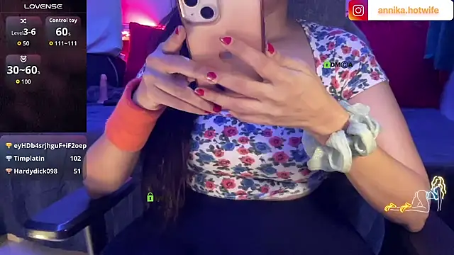 Snapshot of GoddessRaani chatting on 15, 10, 2025 GoddessRaani online show from 15, 10, 2025