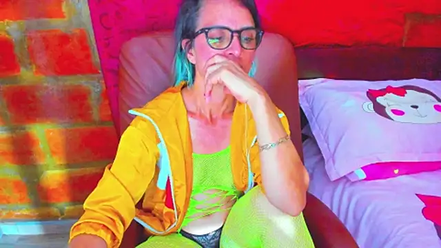 Snapshot of BrianaGarner chatting on 7, 7, 2026 BrianaGarner online show from 7, 7, 2026