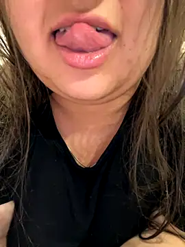 Snapshot of Jane_BBW chatting on 10, 10, 2025 Jane BBW online show from 10, 10, 2025