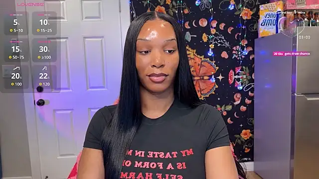 ItalyNayoir online show from 25, 9, 2025