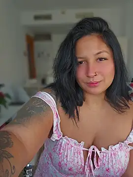 Snapshot of DannaaMeliza chatting on 7, 7, 2026 DannaaMeliza online show from 7, 7, 2026