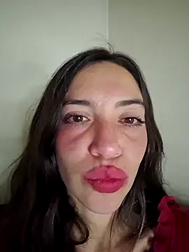 Snapshot of loveuu-bae chatting on 7, 7, 2026 loveuu-bae online show from 7, 7, 2026