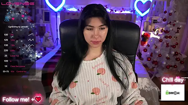 Snapshot of EmilyCandyy chatting on 17, 12, 2024 EmilyCandyy online show from 17, 12, 2024