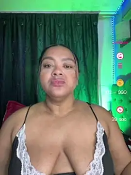Snapshot of yanza2002 chatting on 7, 7, 2026 yanza2002 online show from 7, 7, 2026