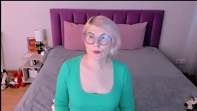 sabrinamacmarren online show from 1, 12, 2025