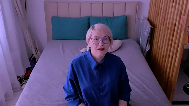 sabrinamacmarren online show from 8, 3, 2026