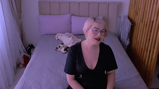 sabrinamacmarren online show from 22, 3, 2026